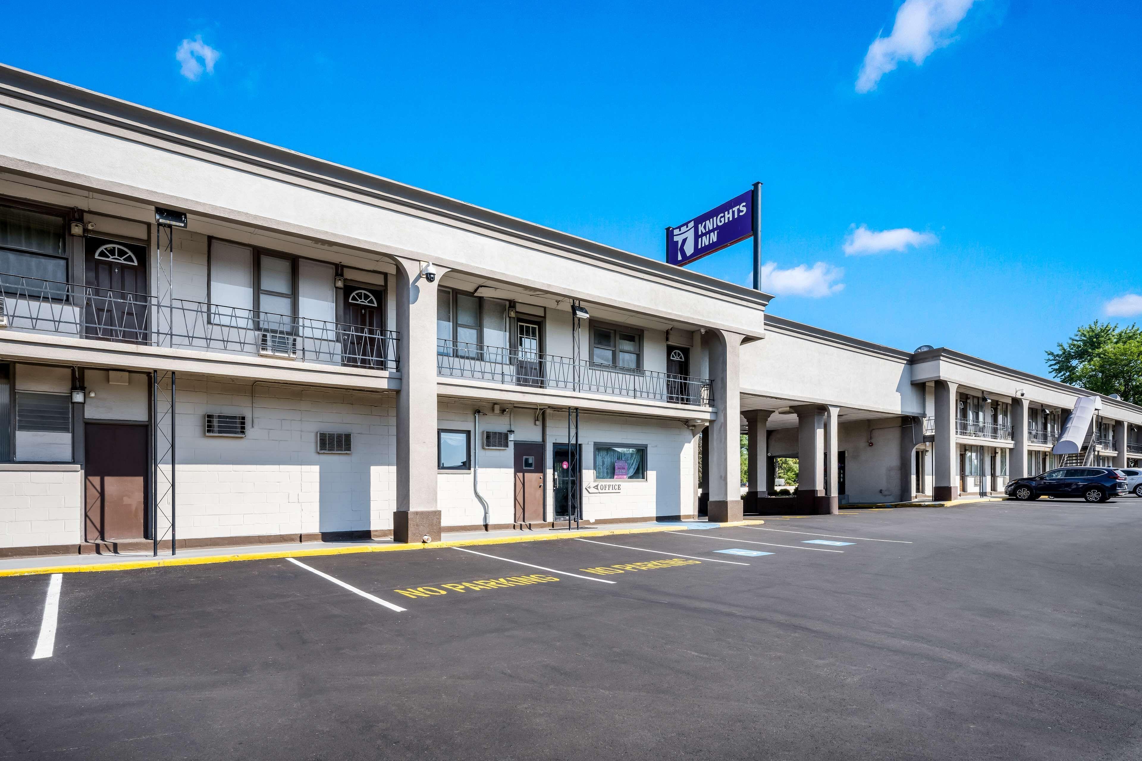 5 Budget Hotels Near Broadwood Shopping Center Worth Booking