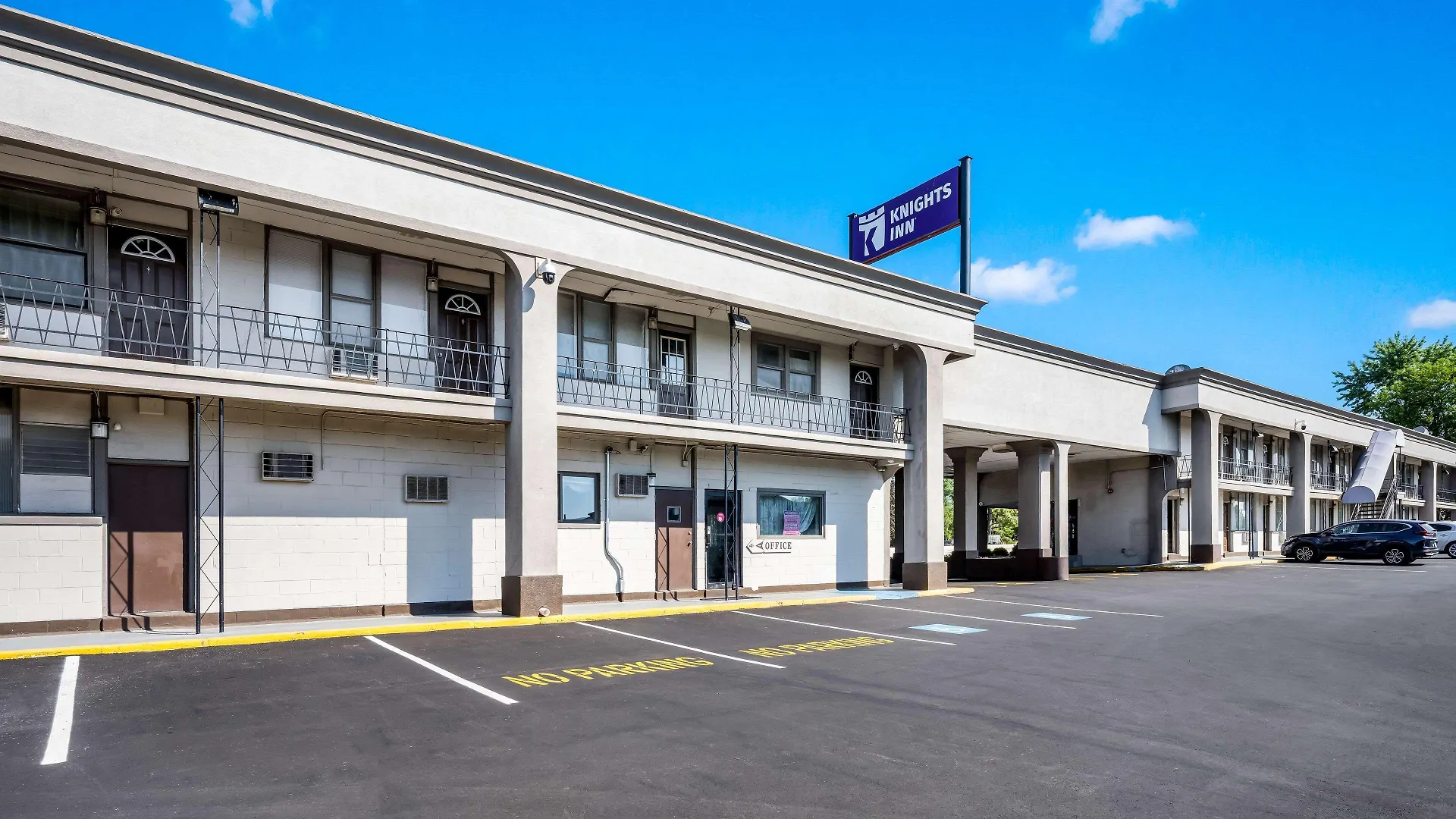 5 Budget Hotels Near Broadwood Shopping Center Worth Booking