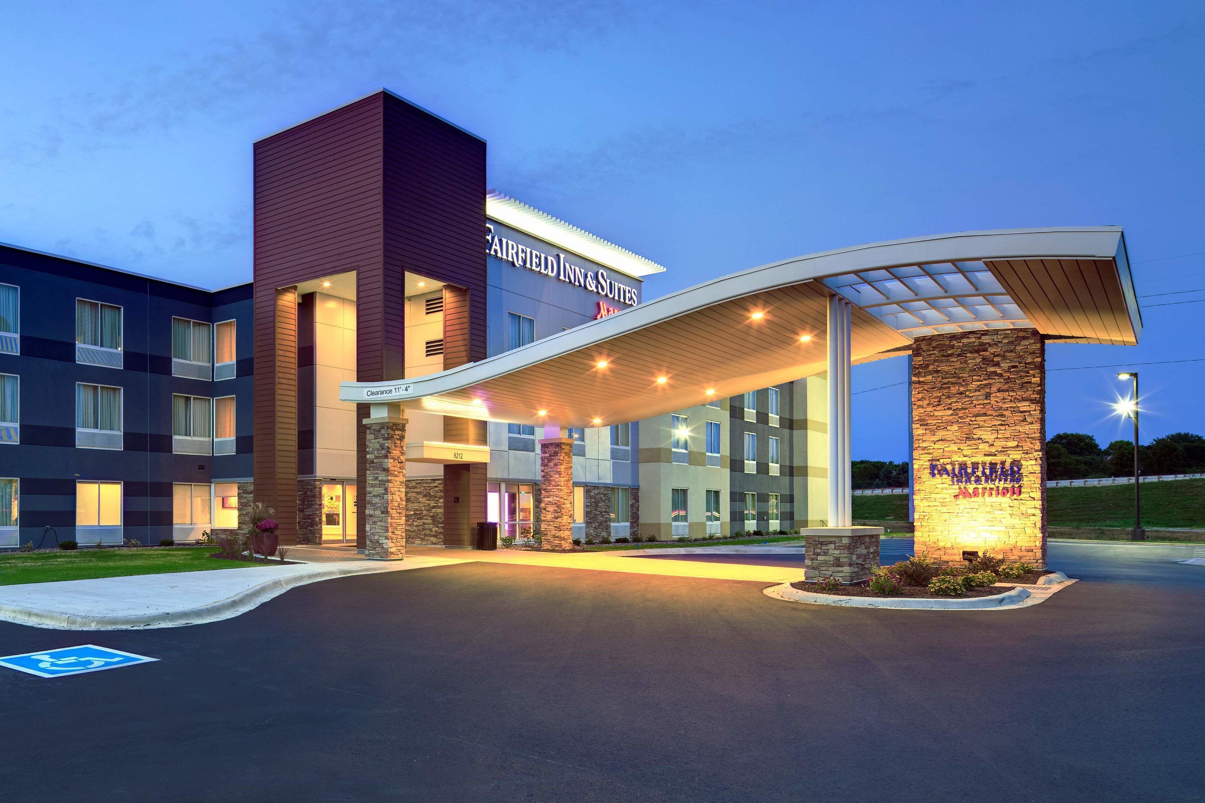 6 Business Hotels Near West Towne Mall for a Productive Madison Stay